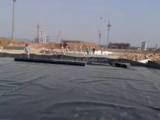 Геомембраны для рыбных резервуаров 2 мм Черный водонепроницаемый HDPE пластик Установка на месте