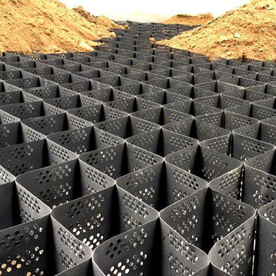 1.1mm-1.7mm Толщина HDPE Geocell для стабилизации дорожного грунта и защиты склонов