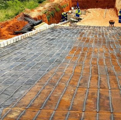 120KN HDPE Пластмассовая одноосевая геосетка для геосинтетической стабилизации 50 м длина ролика