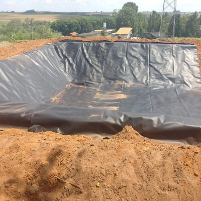 GB/ASTM GRI-GM13 Стандартная геомембрана из HDPE толщиной 1,0 мм для свалок рыбных прудов