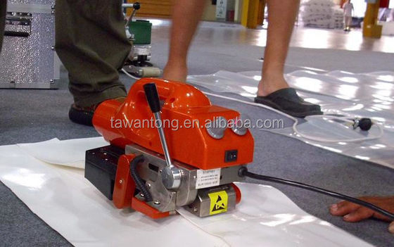 Многофункциональный и 0,85 кВт красно-черный мембранный сварщик HDPE для сварки пластмассовых геомембран