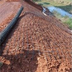 Чёрная геотекстильная нетканая биаксиальная пластмассовая георешетка сшитая антитрещиновая георешетка для асфальтовых покрытий