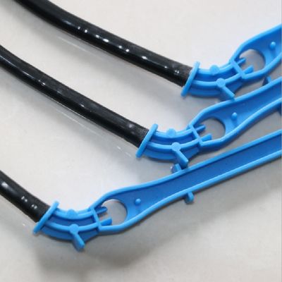 Прочная 4L / 8L 2 Pegs сельскохозяйственная оросительная система с черным PVC капельной трубой